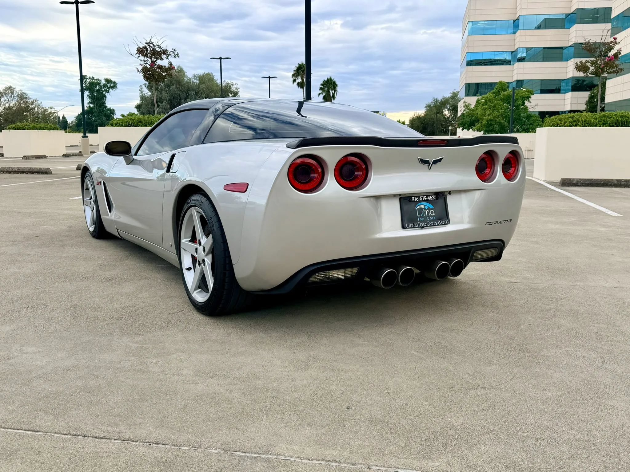 Used 2007 Chevrolet Corvette Coupe w/ Preferred Equipment Group RWD image 46