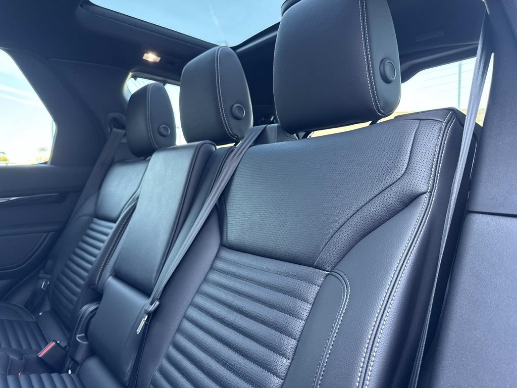New 2026 Land Rover Discovery S AWD/4WD image 15