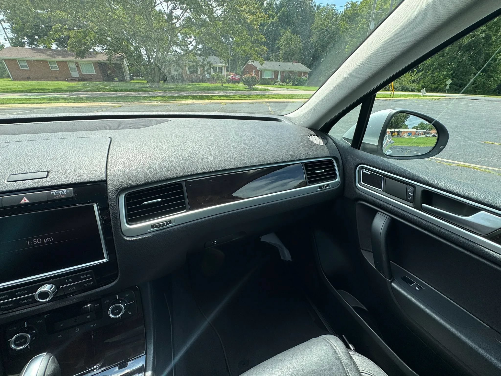 Used 2013 Volkswagen Touareg VR6 AWD/4WD image 27
