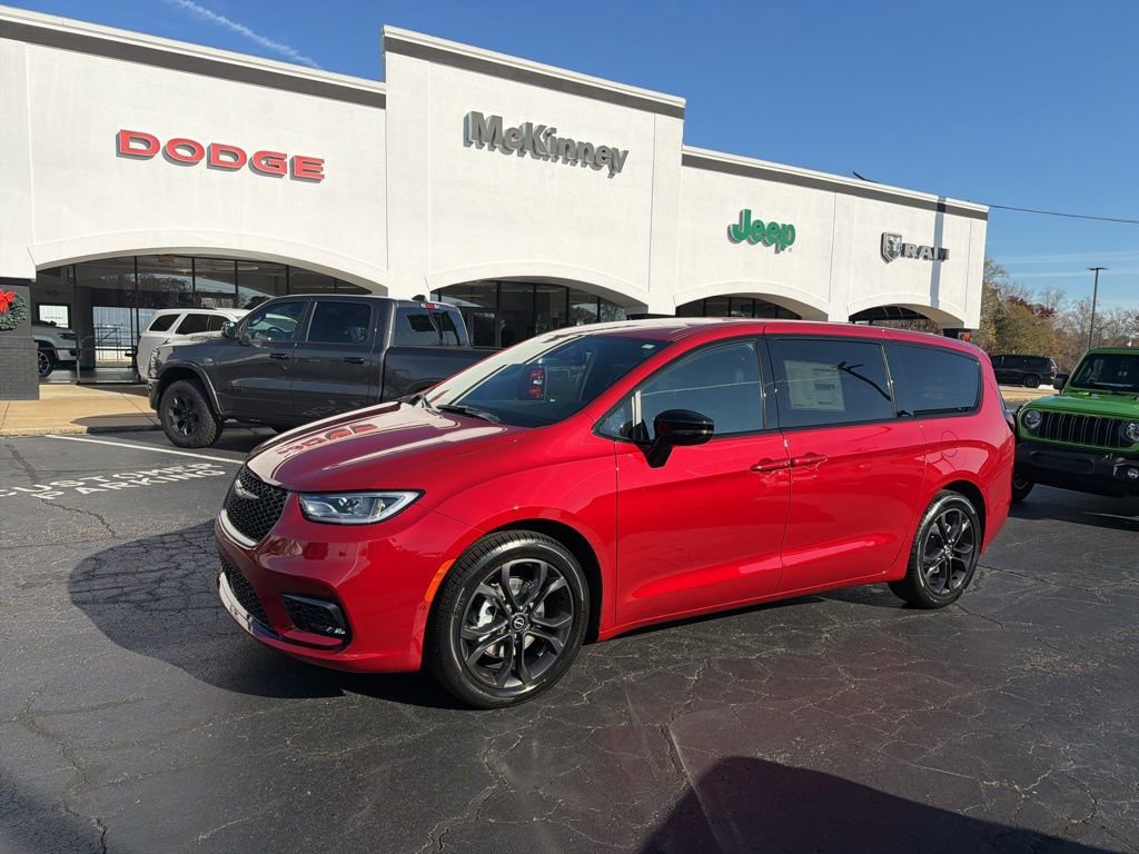 New 2026 Chrysler Pacifica Select FWD image 4