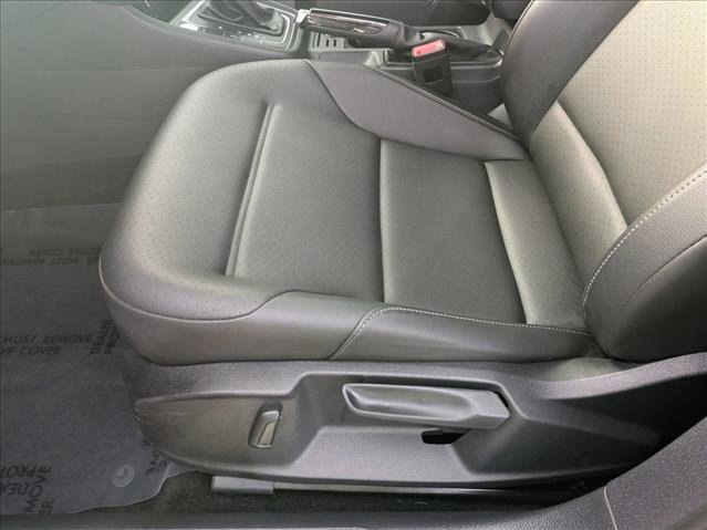 Used 2019 Volkswagen Golf SE image 12