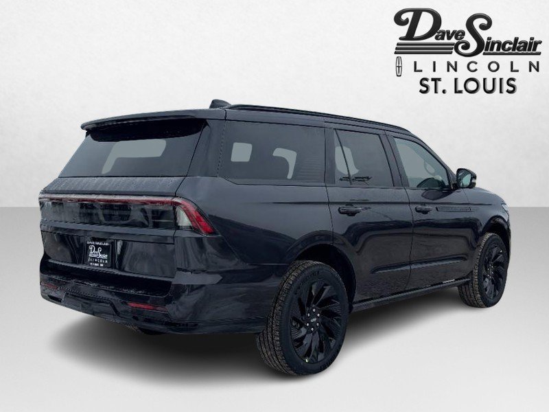 New 2026 Lincoln Navigator Reserve w/ Jet Appearance Package image 5