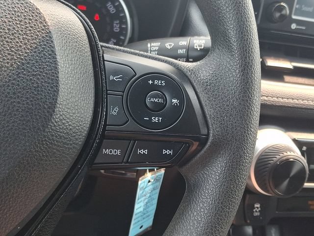 Used 2021 Toyota RAV4 LE AWD/4WD image 21