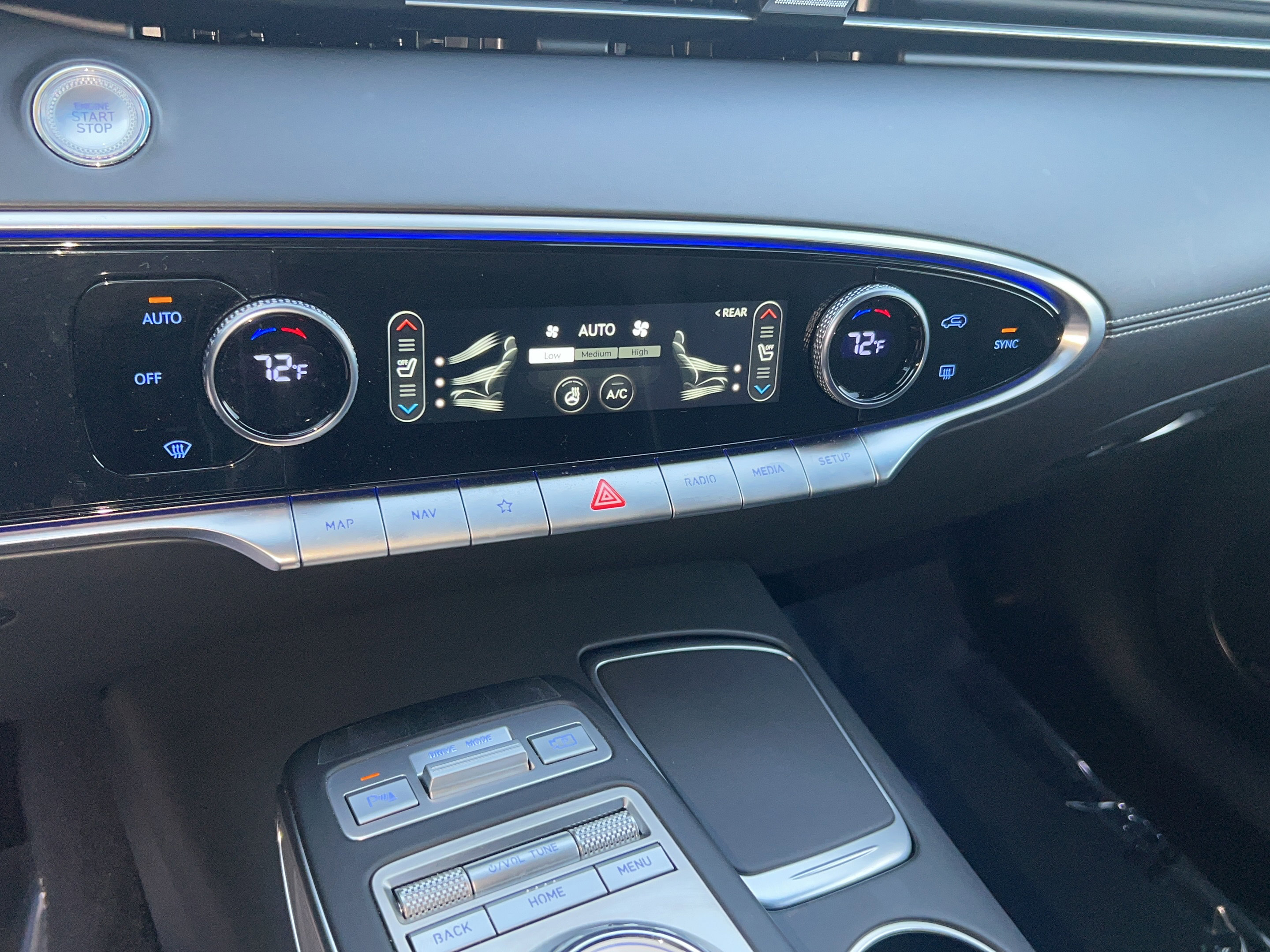 Used 2025 Genesis GV70 3.5T Sport w/ Sport Advanced Package AWD/4WD image 11