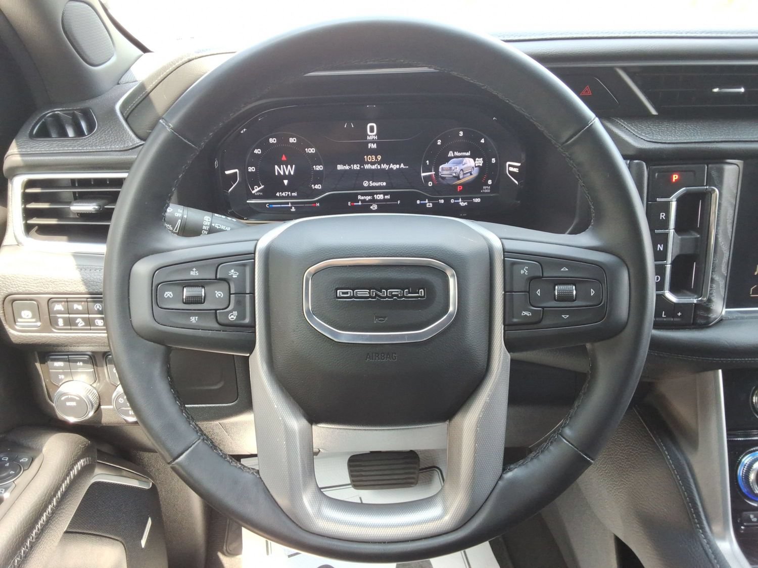 Used 2024 GMC Yukon XL Denali AWD/4WD image 11