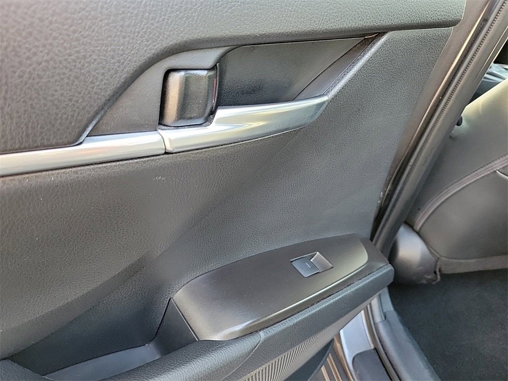 Used 2023 Toyota Camry SE image 14