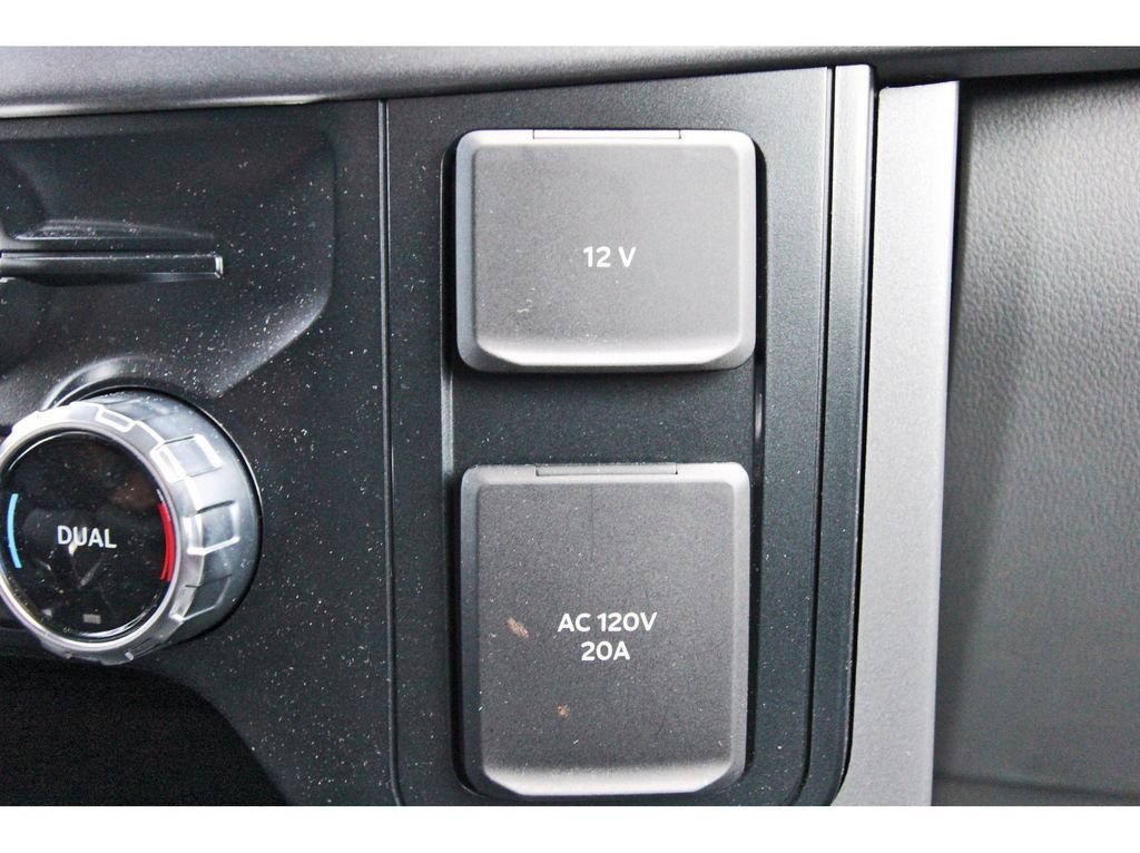 Used 2025 Ford F150 Lightning XLT AWD/4WD image 30