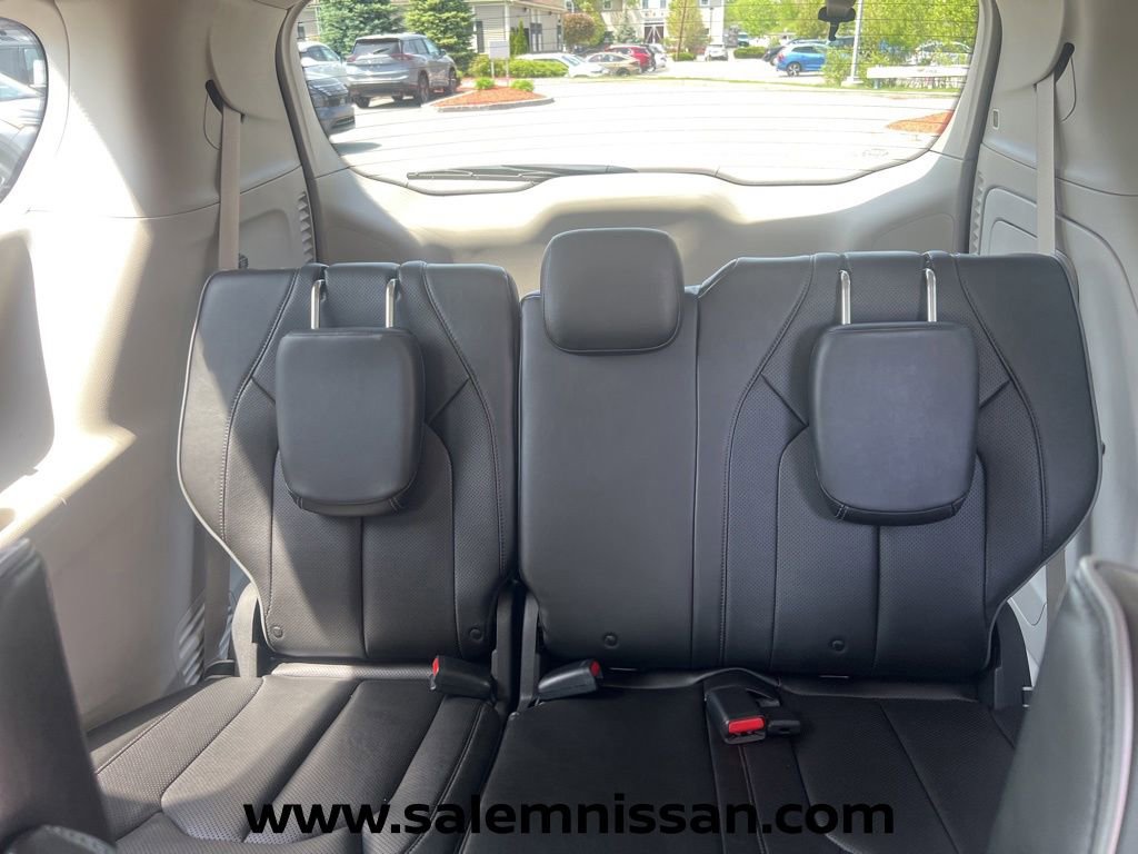 Used 2020 Chrysler Pacifica Limited FWD image 19