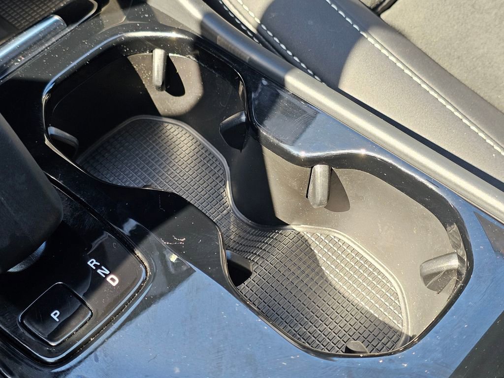 Used 2023 Volvo C40 P8 Recharge Ultimate image 27