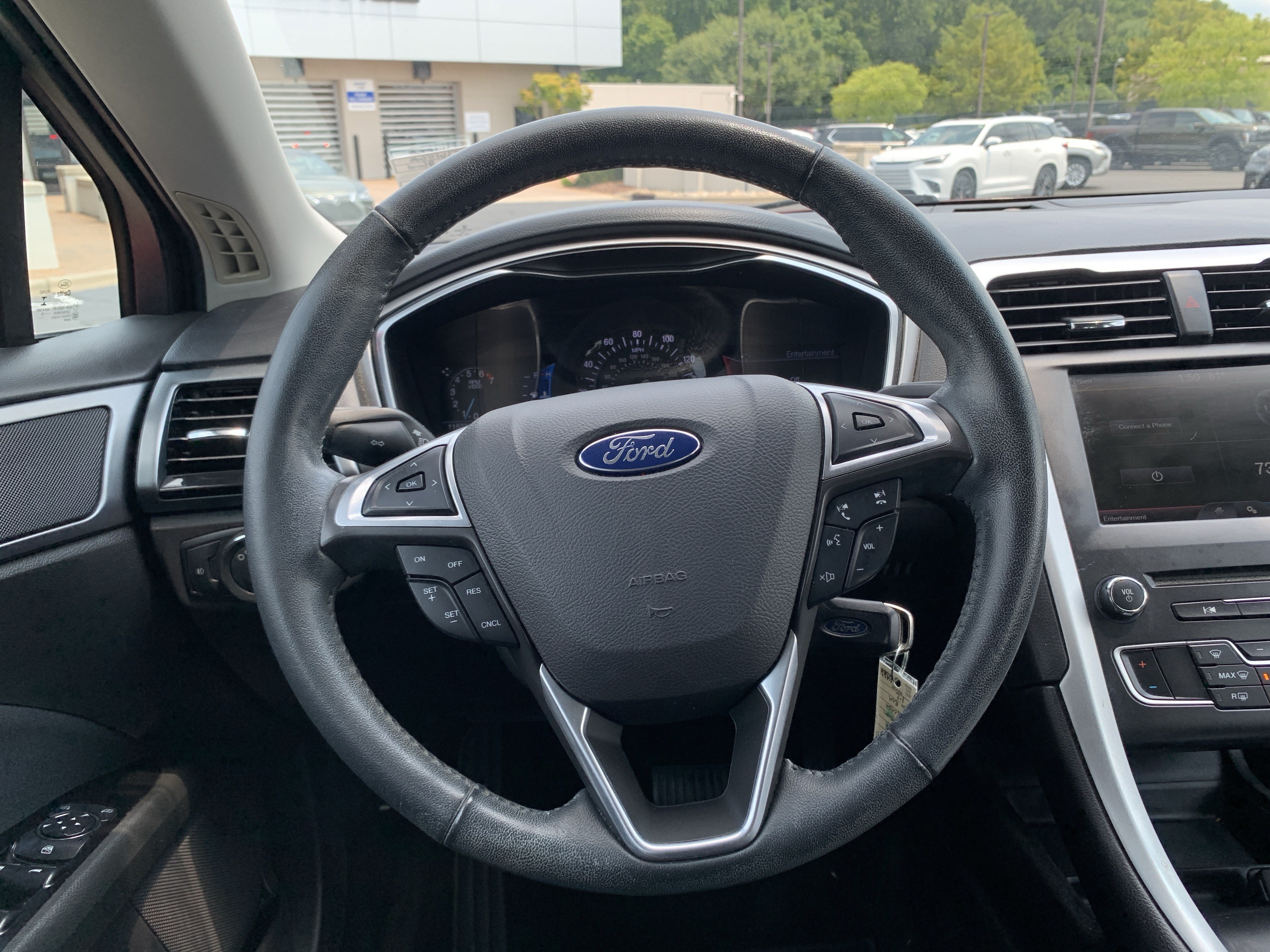 Used 2016 Ford Fusion SE FWD image 18