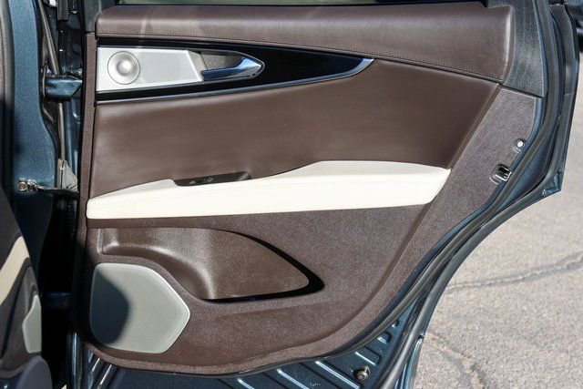 Used 2022 Lincoln Nautilus Black Label w/ Class II Trailer Tow Package image 18