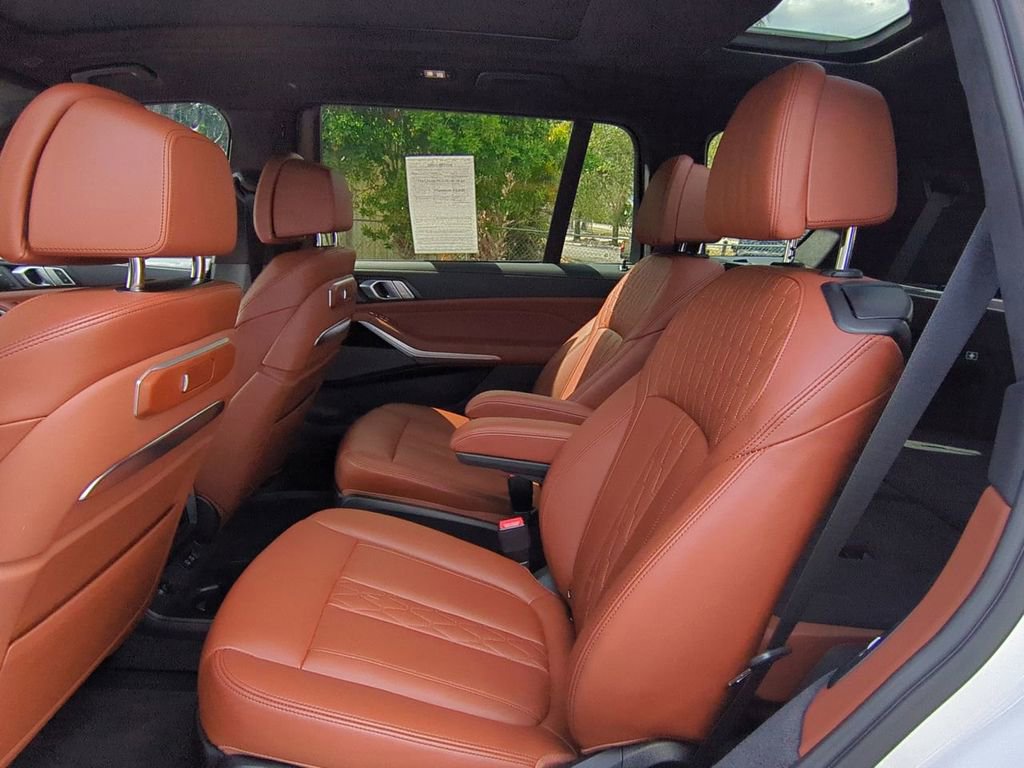 Used 2024 BMW X7 xDrive40i w/ Executive Package image 14