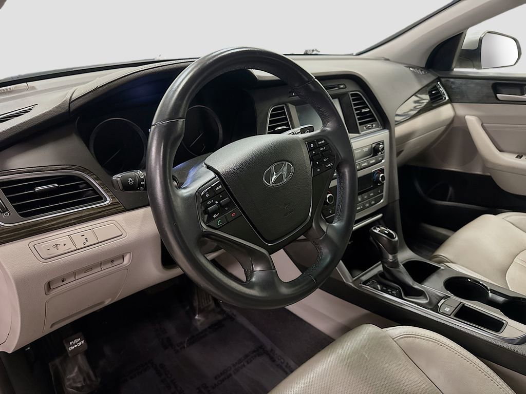 Used 2017 Hyundai Sonata Limited image 10