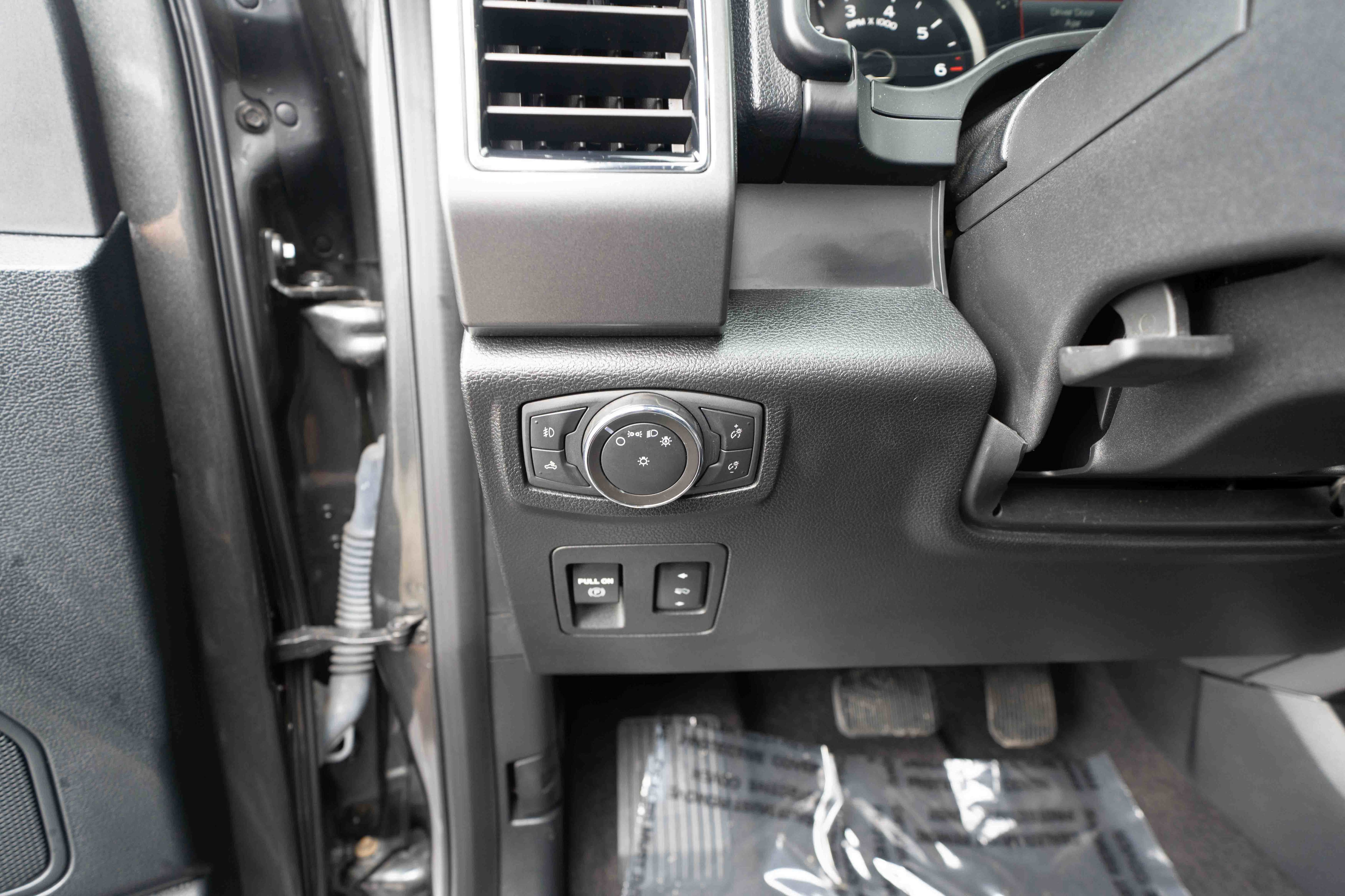 Used 2020 Ford F150 XLT w/ Equipment Group 302A Luxury image 11