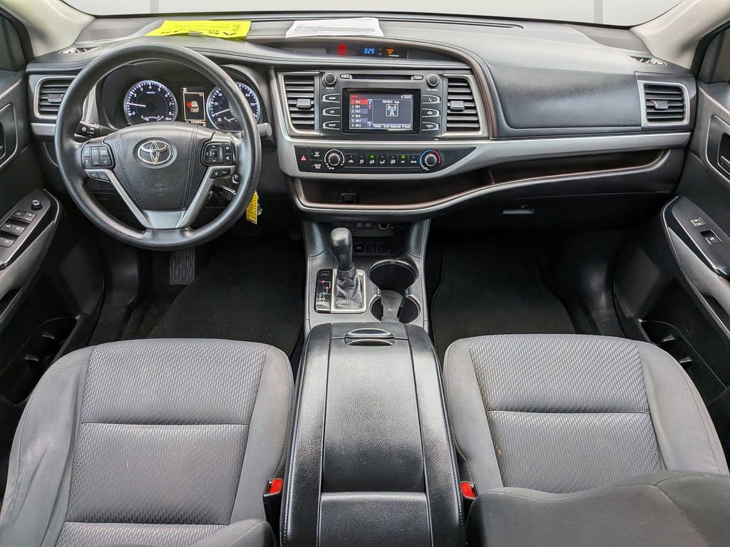 Used 2017 Toyota Highlander LE image 15