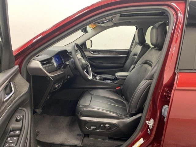 Used 2022 Jeep Grand Cherokee L Limited w/ Luxury Tech Group II image 8