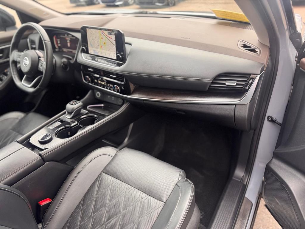 Used 2021 Nissan Rogue Platinum image 22