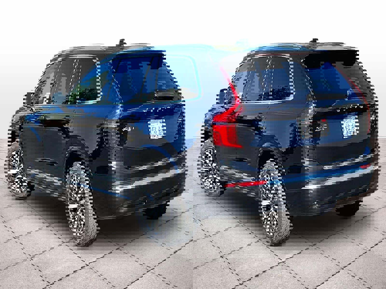 Used 2025 Volvo XC90 B5 Core w/ Protection Package Premier AWD/4WD image 14