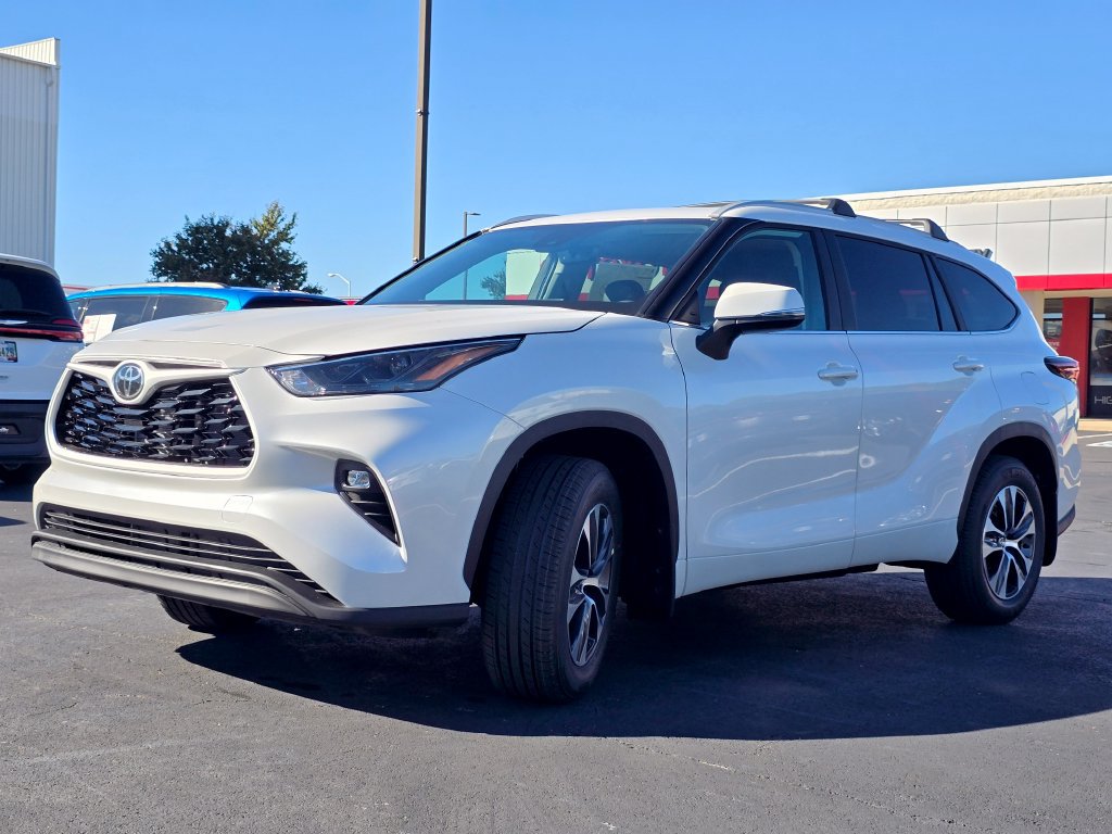 New 2026 Toyota Highlander XLE AWD/4WD image 4