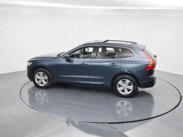 Used 2022 Volvo XC60 B5 Momentum image 42