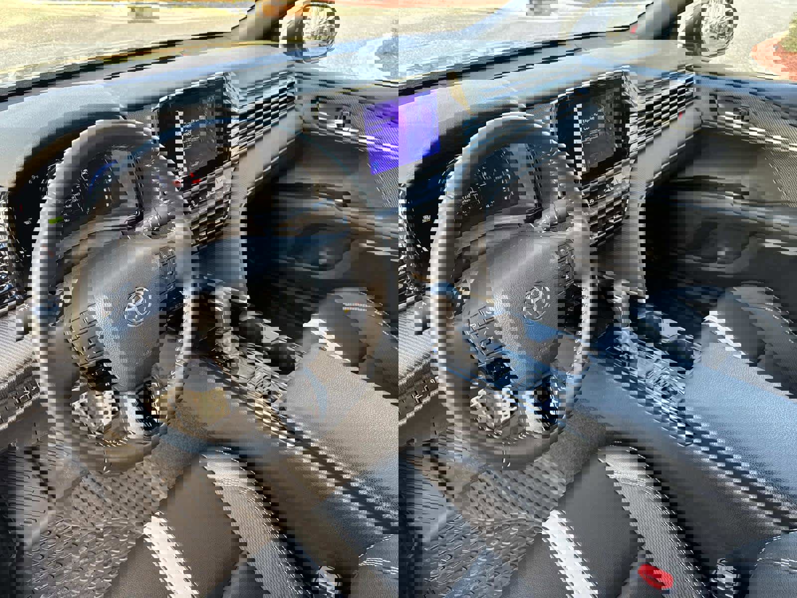 Used 2025 Toyota Camry SE image 21