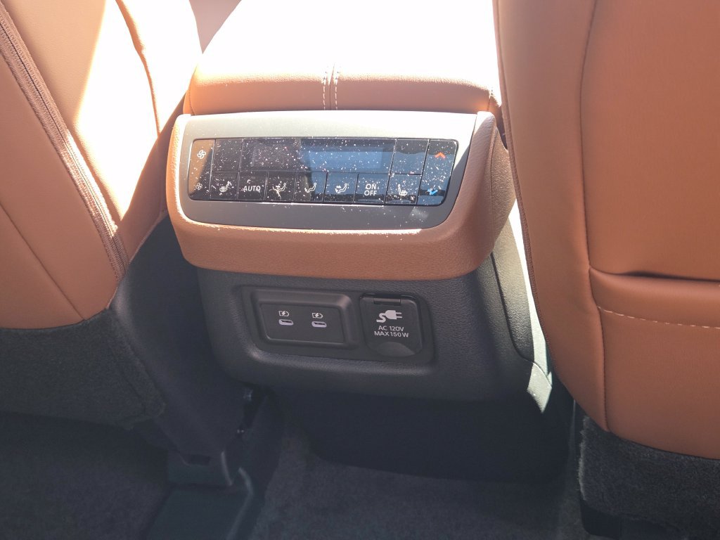 New 2026 Nissan Pathfinder Platinum w/ Accent Package AWD/4WD image 18