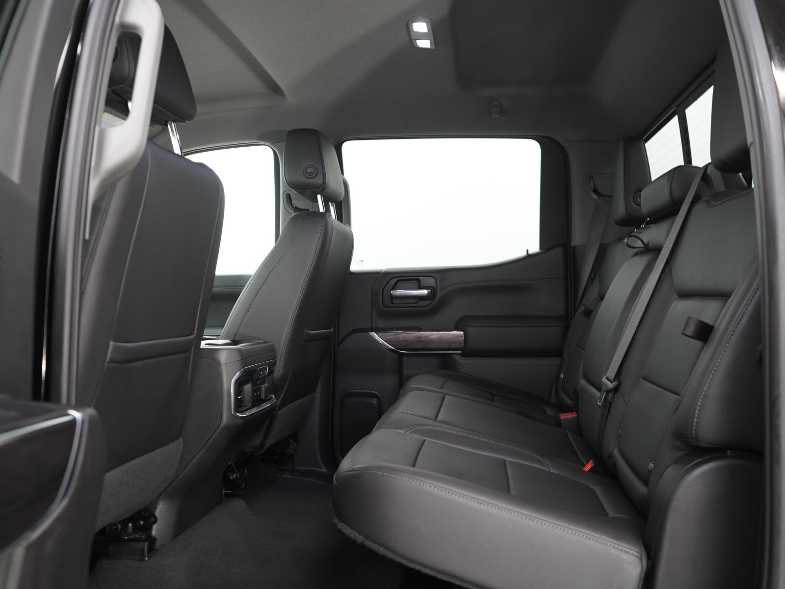 Used 2021 Chevrolet Silverado 1500 LTZ w/ LTZ Convenience Package II AWD/4WD image 18