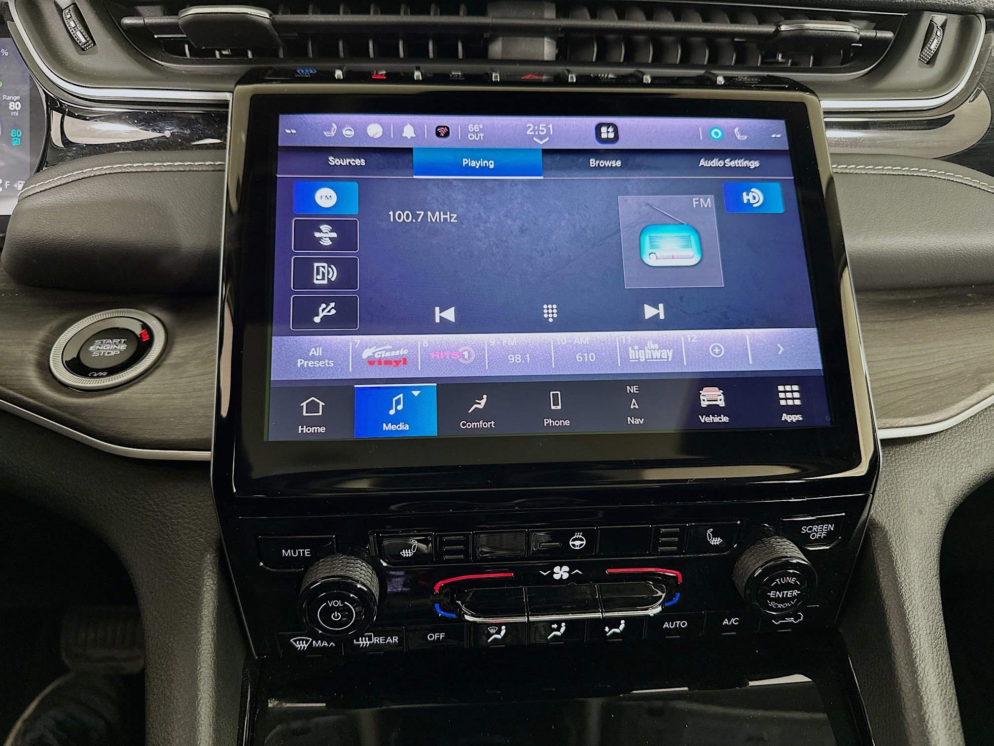 Used 2023 Jeep Grand Cherokee 4WD 4xe image 21