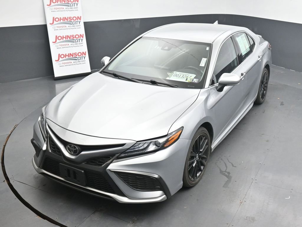 Used 2023 Toyota Camry XSE image 12