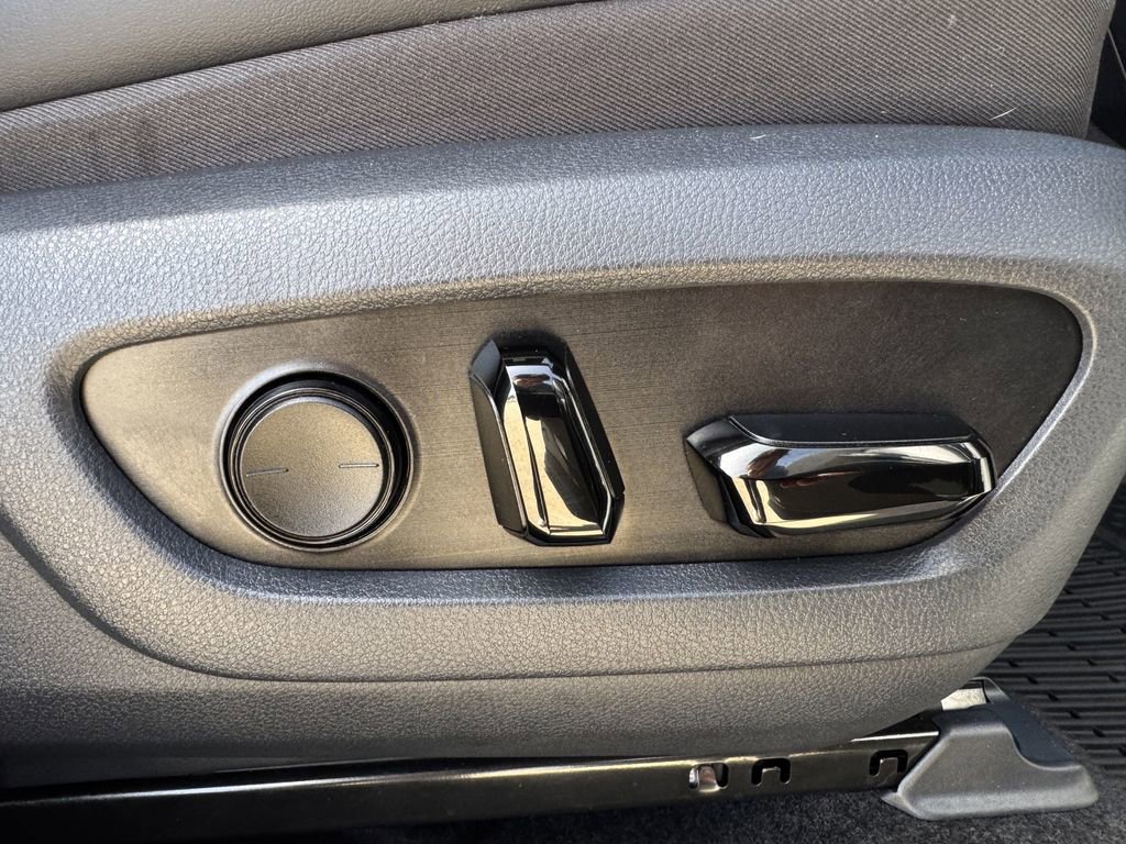 Used 2025 Lexus TX 500h AWD w/ Technology Package image 28