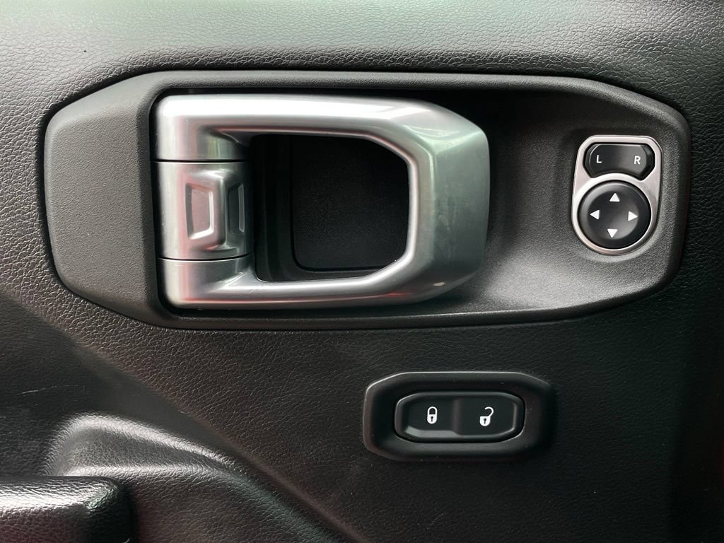 Used 2021 Jeep Gladiator Mojave AWD/4WD image 11