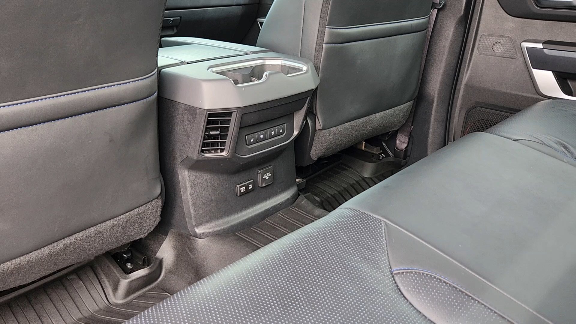 Used 2024 Toyota Tundra Platinum image 17