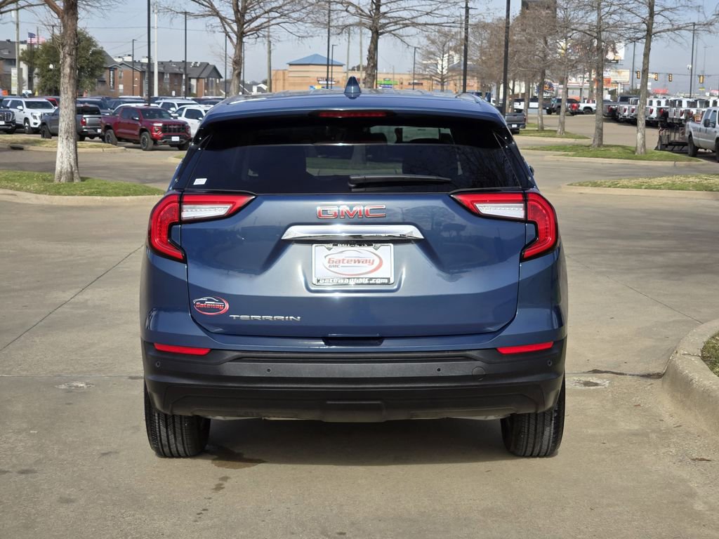 Used 2024 GMC Terrain SLE w/ Fleet Convenience Package image 6