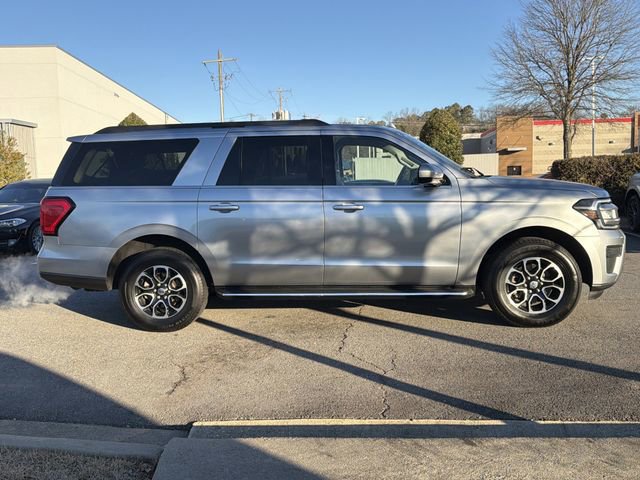 Used 2023 Ford Expedition Max XLT image 2