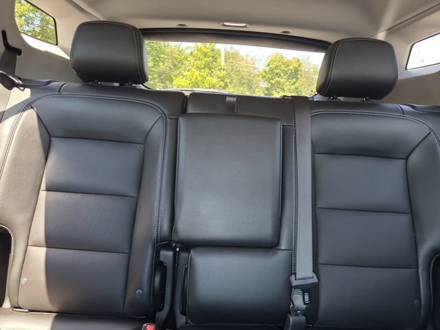Used 2024 GMC Terrain SLT AWD/4WD image 31