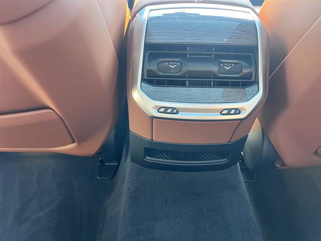 New 2026 BMW 750e xDrive w/ Executive Package image 23