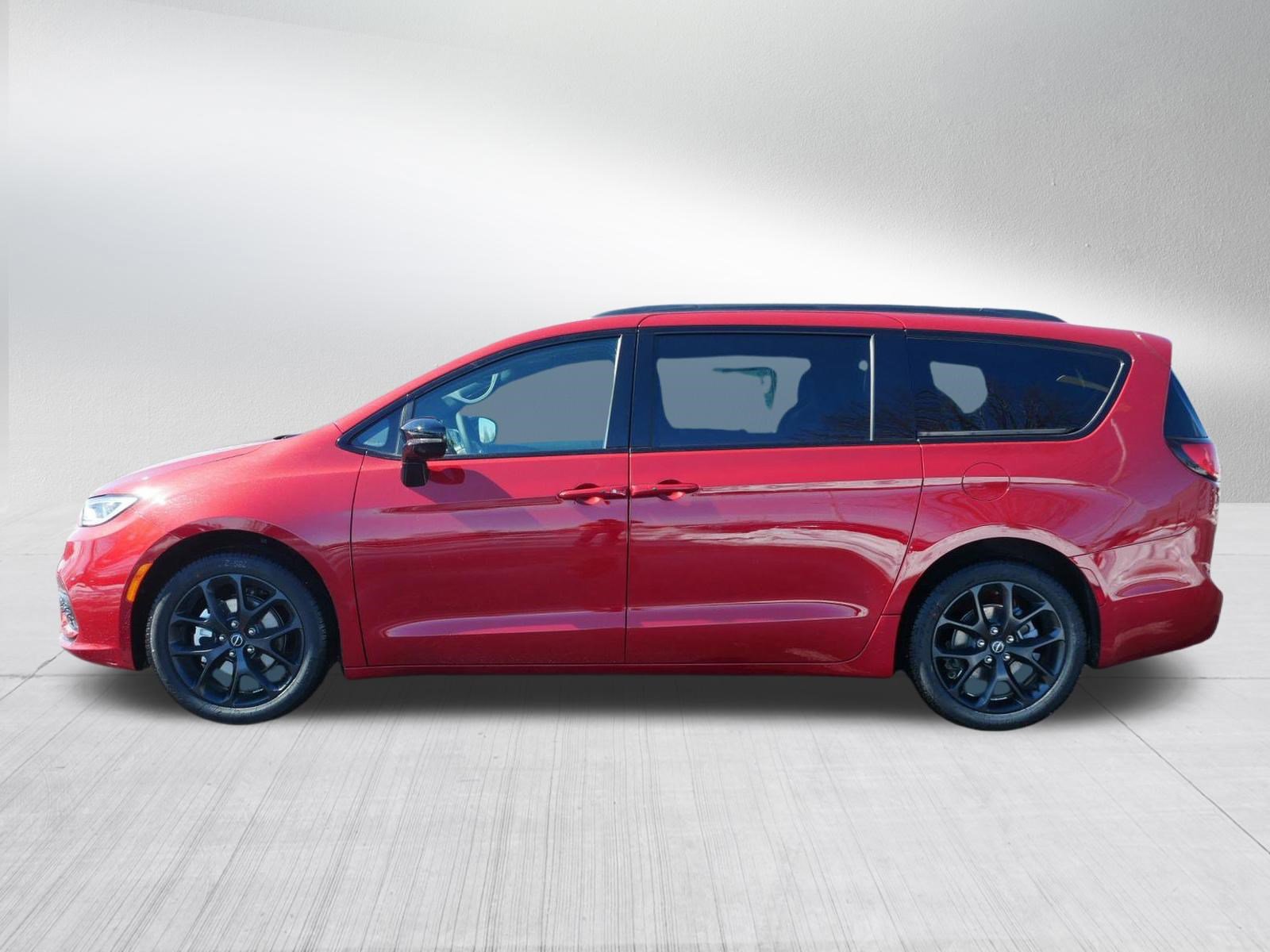 New 2026 Chrysler Pacifica Select FWD image 4