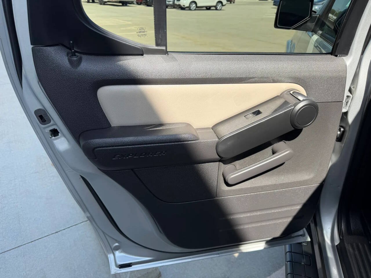 Used 2009 Ford Explorer Sport Trac Limited RWD image 22