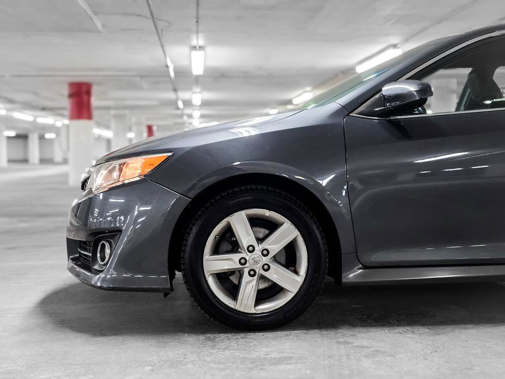 Used 2014 Toyota Camry SE FWD image 15