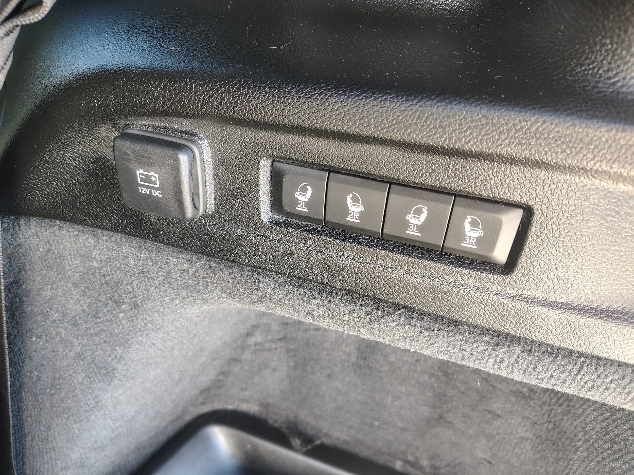 Certified 2022 Jeep Grand Cherokee L Overland w/ Luxury Tech Group IV AWD/4WD image 12