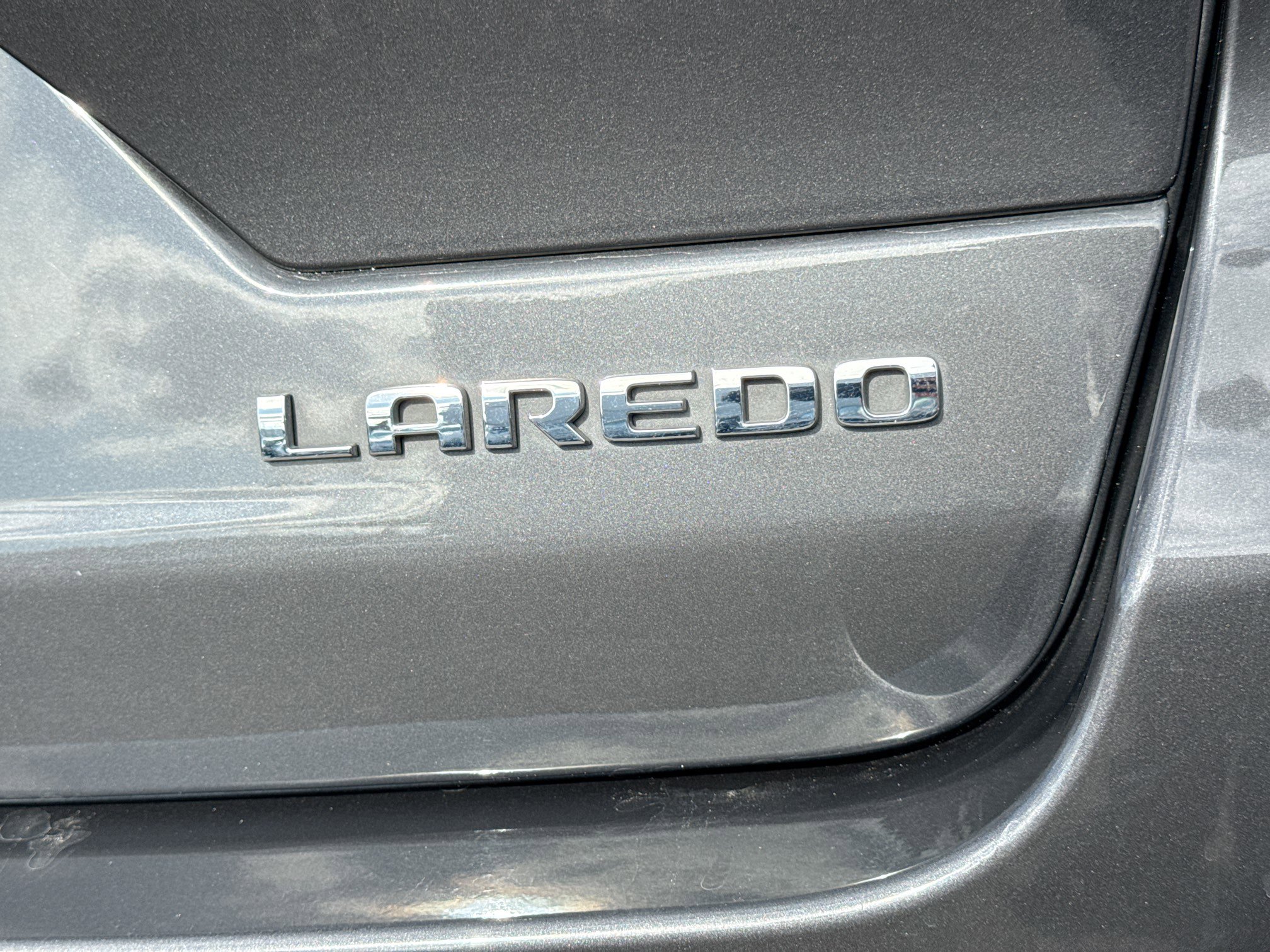 Used 2024 Jeep Grand Cherokee Laredo image 11