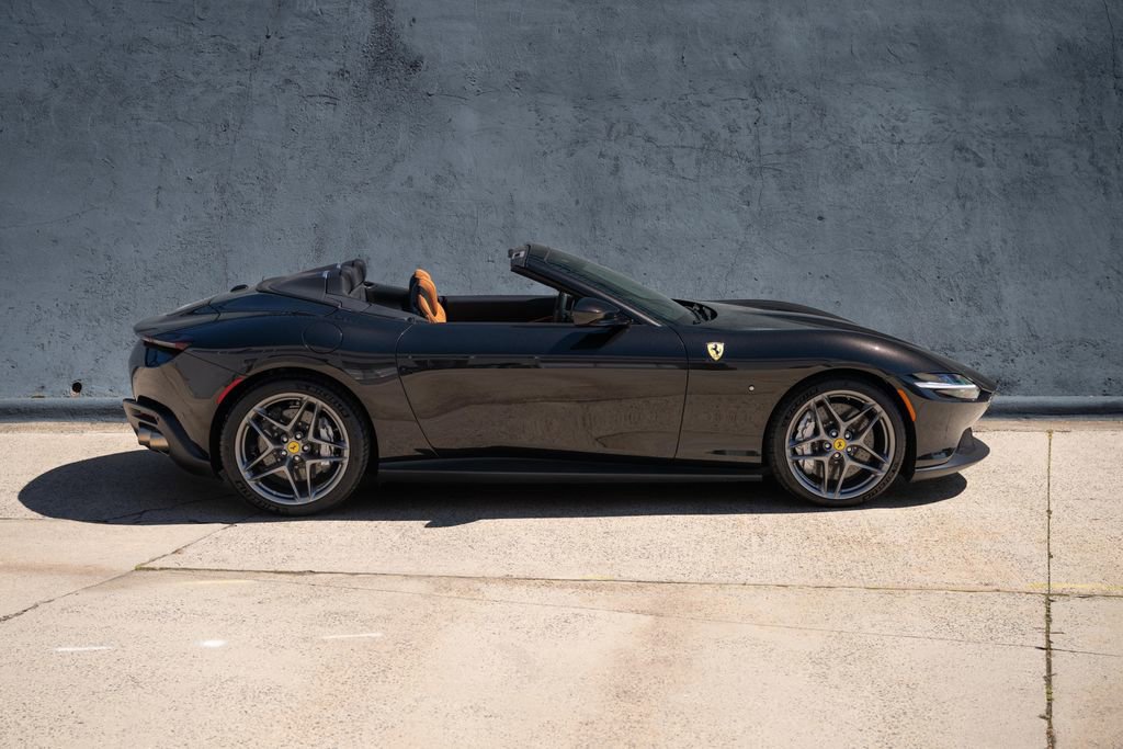 Used 2025 Ferrari Roma Spider image 7