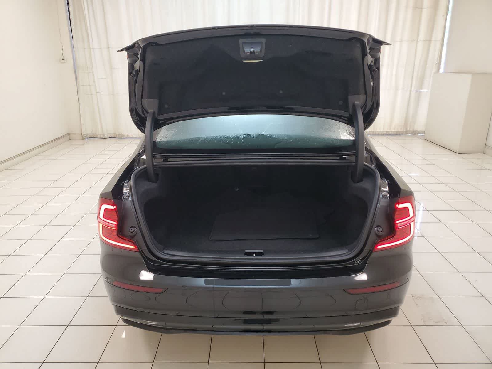 Used 2024 Volvo S60 B5 Plus FWD image 23