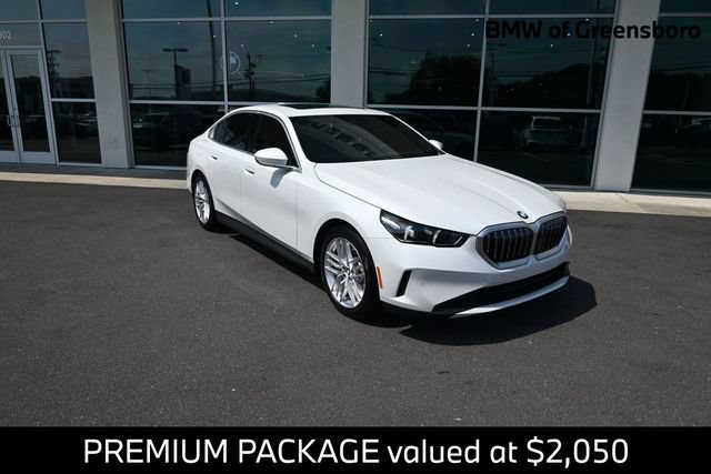 Used 2025 BMW 530i w/ Premium Package RWD image 1