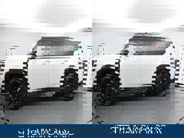 Used 2025 Nissan Armada PRO-4X image 7