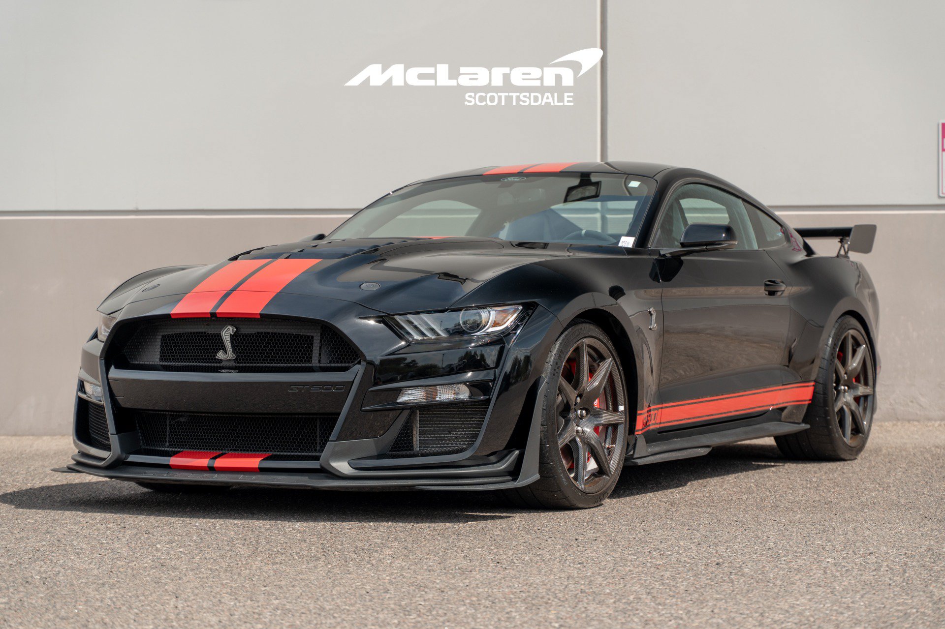 Used 2022 Ford Mustang Shelby GT500 w/ Carbon Fiber Track Pack RWD image 3