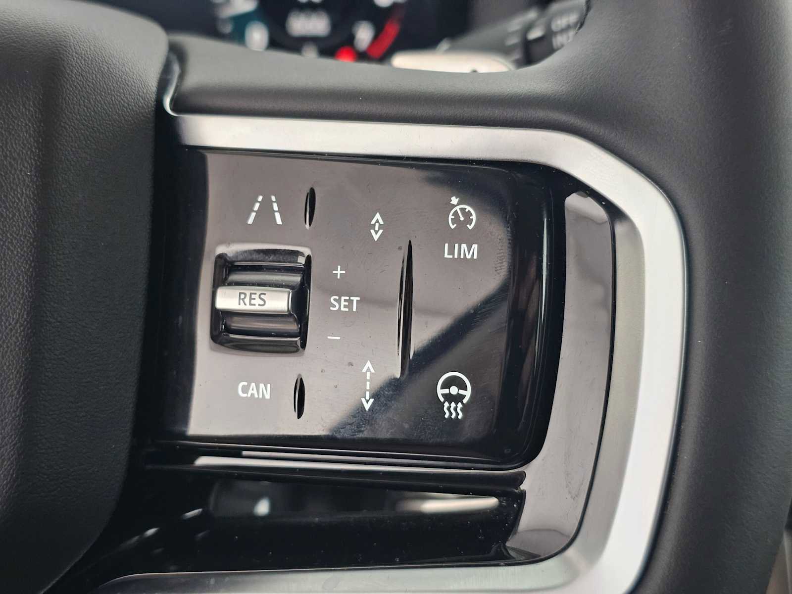 Used 2024 Land Rover Discovery Sport S image 28