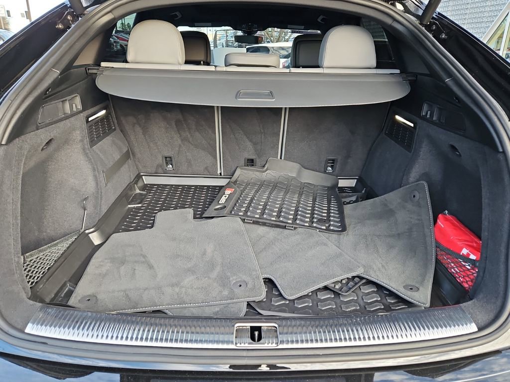 Used 2024 Audi SQ5 Premium image 17