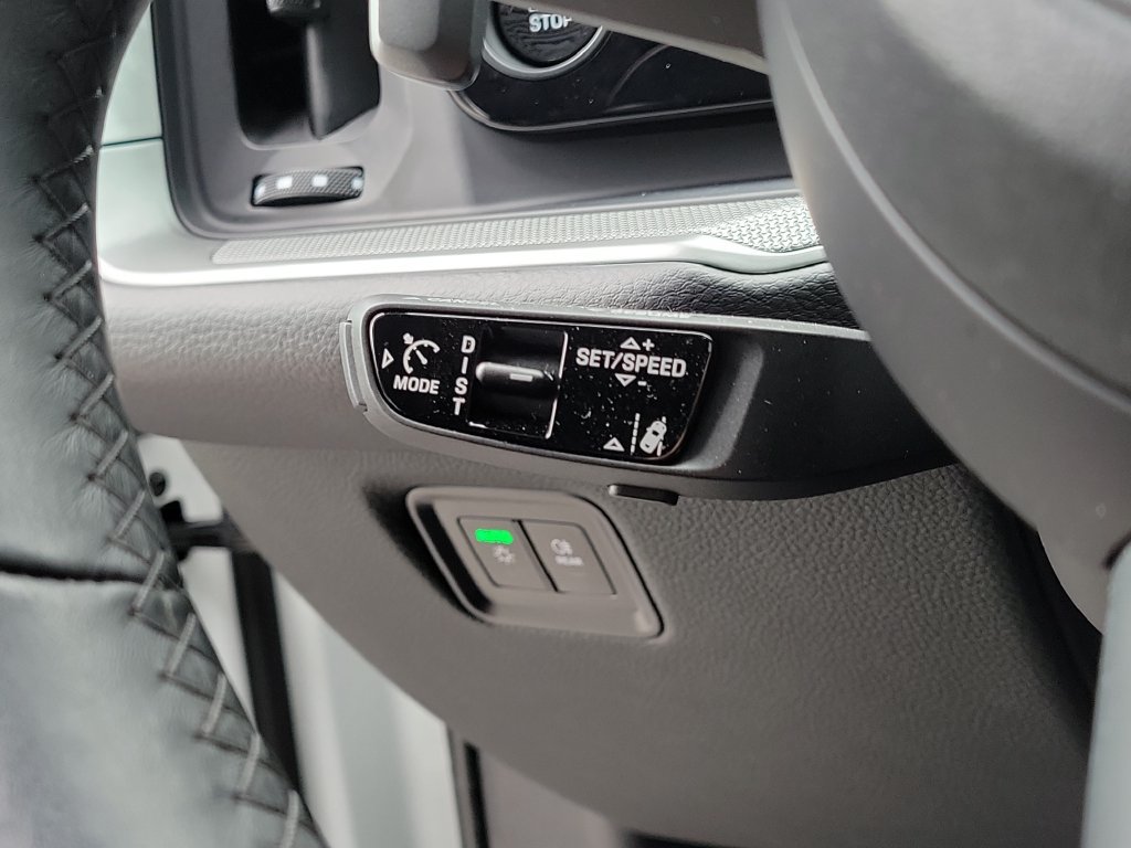 Certified 2026 Porsche Cayenne AWD/4WD image 37