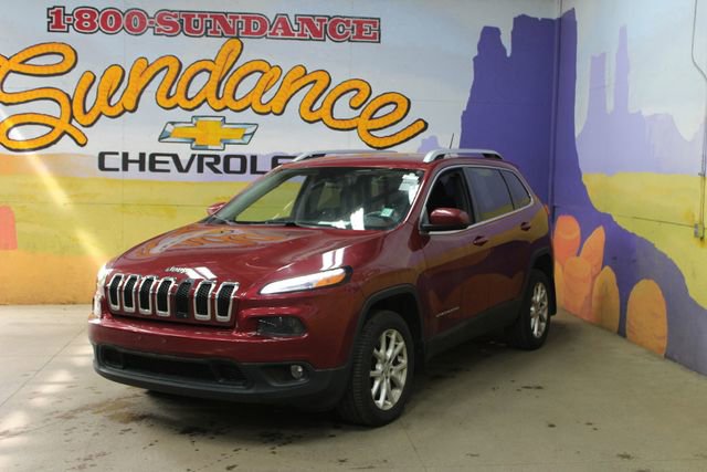 Used 2015 Jeep Cherokee Latitude w/ Cold Weather Group AWD/4WD image 2